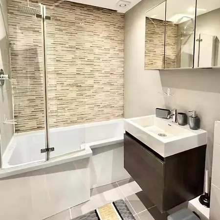 Eleven On Dragon- 9 Gæstehus *